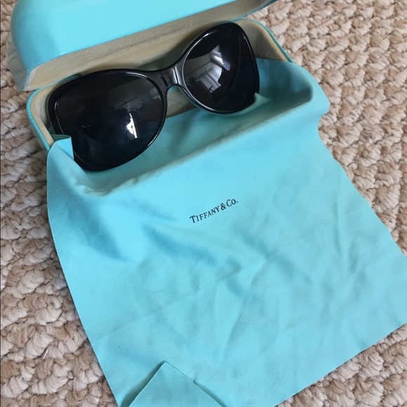 Tiffany BlueShades: Classic Glamour - Picture 2 of 8